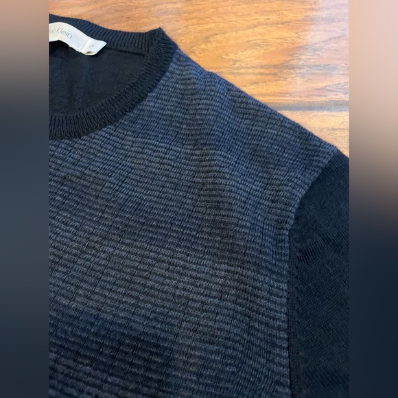Calvin Klein sweater mens Large navy blue soft Merino Wool Acrylic light comfy - Picture 4 of 11